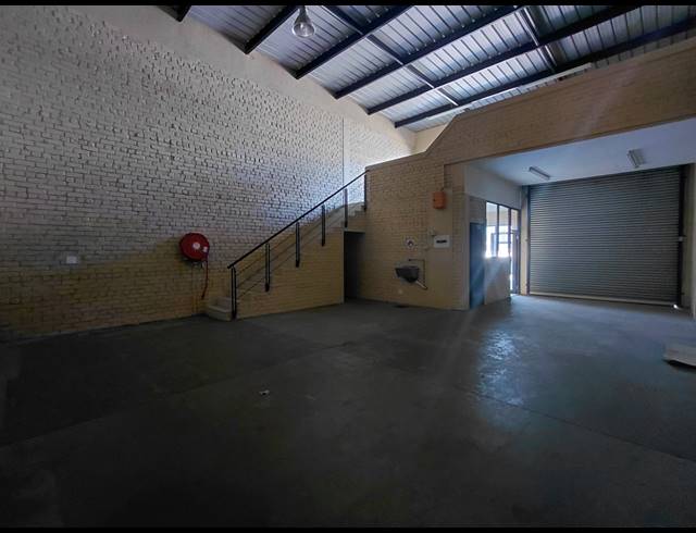 134M² WAREHOUSE TO LET IN POMONA